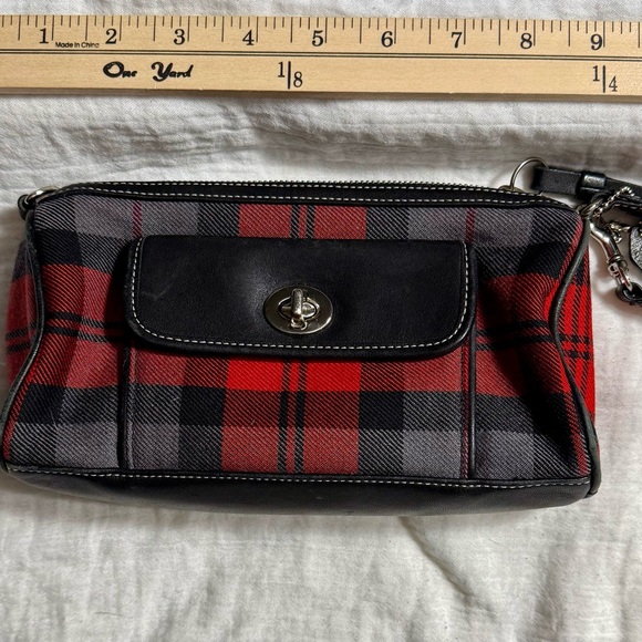 Coach Vintage Y2K Rare Red Wool Tartan Plaid Leather Demi Shoulder Bag - Picture 7 of 10